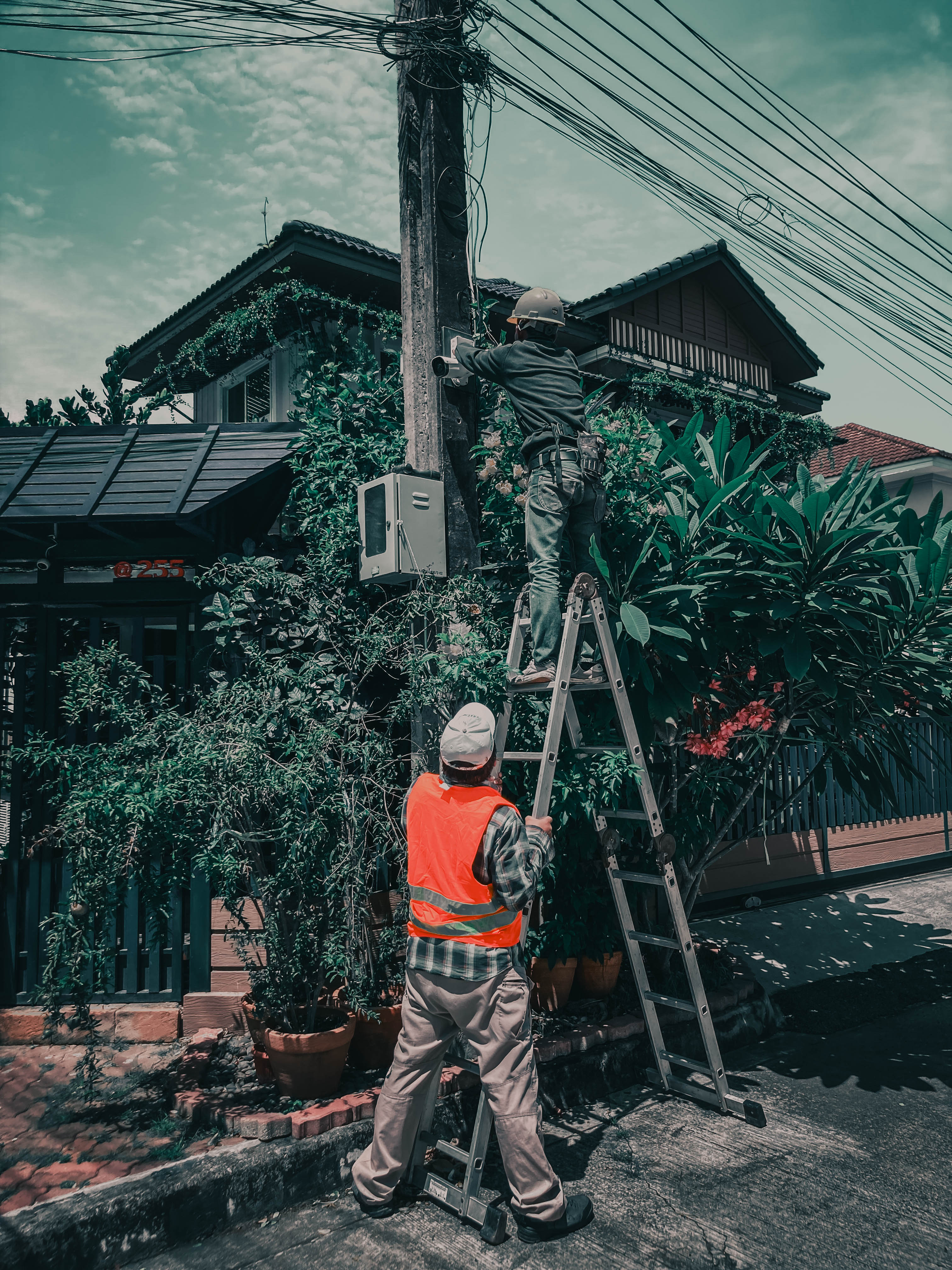 ติดตั้งกล้องวงจรปิด CCTV โดยเมก้าริช เน็ตเวิร์ค